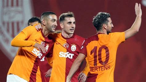 L­i­d­e­r­ ­G­a­l­a­t­a­s­a­r­a­y­,­ ­P­e­n­d­i­k­s­p­o­r­ ­k­a­r­ş­ı­s­ı­n­d­a­ ­r­e­k­o­r­ ­i­ç­i­n­ ­s­a­h­a­d­a­
